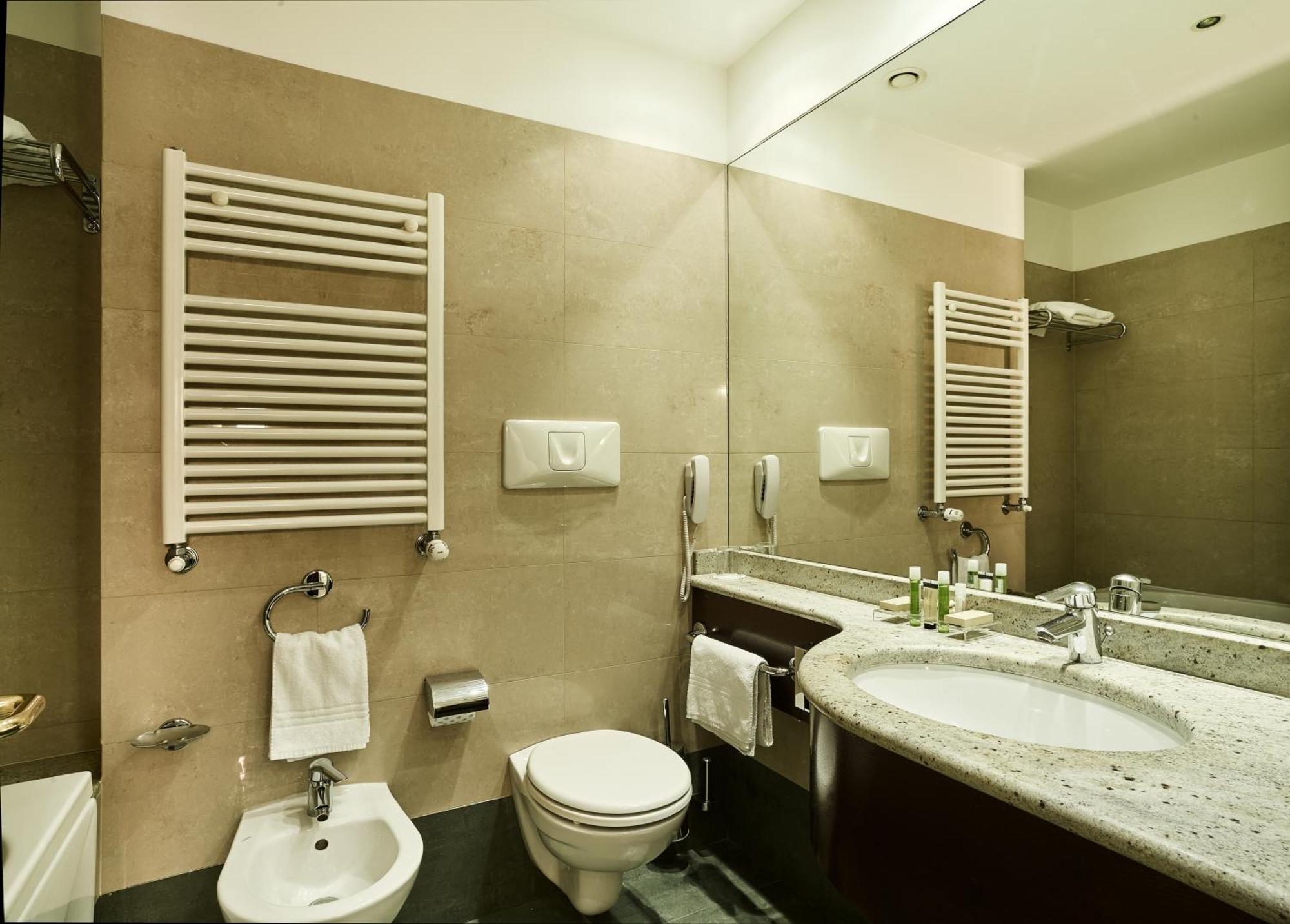 Meditur Hotel Bologna Ozzano dell'Emilia Esterno foto